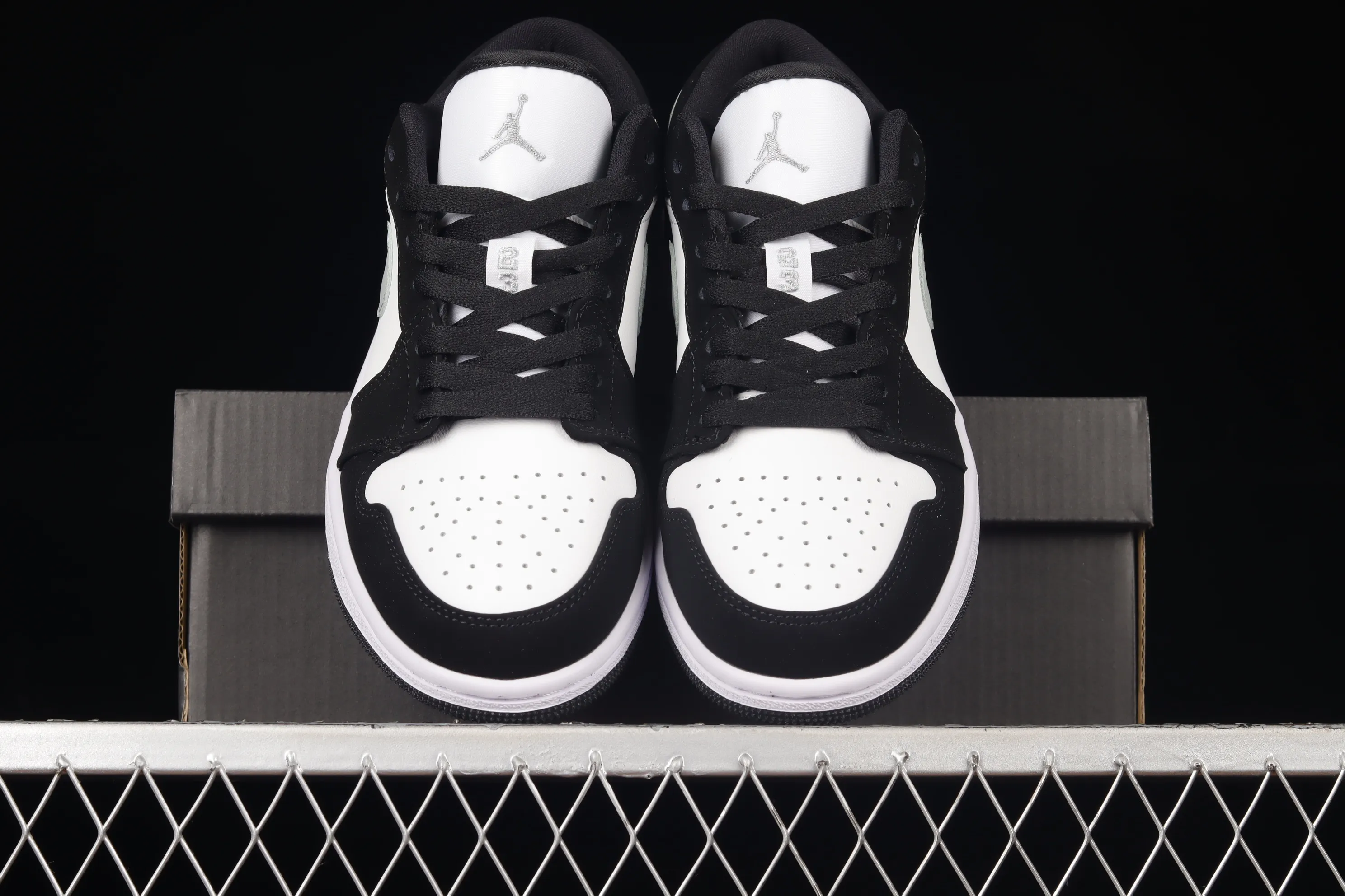 All categories Air Jordan Jordan series basketball shoes Air Jordan 1 Low Z version Air Jordan 1 Low "New Emerald" AJ1 Joe 1 black and white gray 552780-018